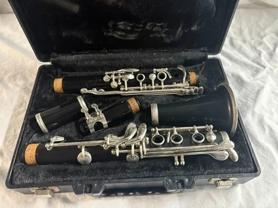 Vito Reso-Tone 3 Clarinet with Hardshell Case Pre-owned - Image 1 of 2