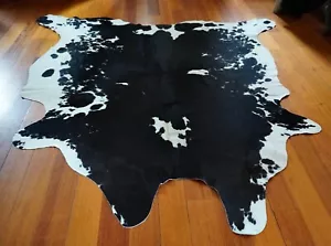 A Bold Design By Mother Nature - A Beautiful Premium Black & White Cowhide Rug - Bild 1 von 12