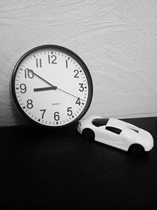 Round Wall Clock Simple Black Elegant Kids Bedroom Kitchen Clocks Quartz Office - Picture 1 of 2