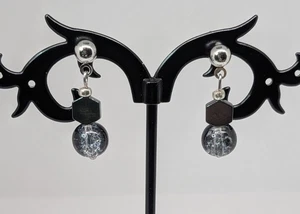 Hypoallergene schwarze Crackle Glas und Hämatit Halloween Ohrringe - Bild 1 von 7