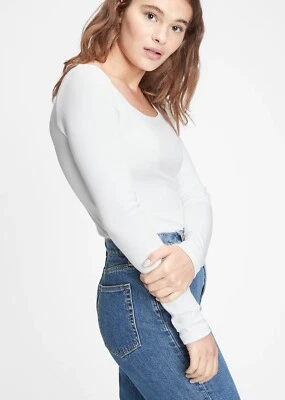 Camiseta Feminina Básica Gola Redonda Algodão Manga Longa Malha Lisa Top Ajustado - Imagem 1 de 4