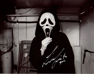 Foto firmada por Liana Liberato SCREAM VI 8x10 autógrafo certificado por la JSA - Imagen 1 de 3