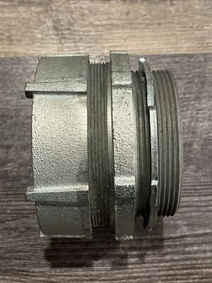 Eaton Crouse-Hinds CPR10 4” Compression Rigid Threadless Connector - Image 1 of 4