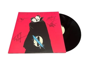 QUEENS OF THE STONE AGE X4 SIGNED AUTOGRAMM...WIE UHRWERK VINYL SCHALLPLATTE ALBUM - Bild 1 von 5
