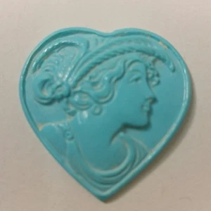 Cameo de corazón tallado turquesa, cara de dama 30 mm. para colgante - Imagen 1 de 6