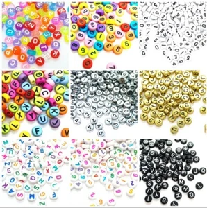 100 piezas cuentas de acrílico planas redondas de 7 mm alfabeto / letra y números mezcladas al azar - Imagen 1 de 23