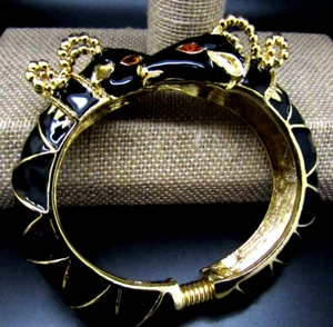 BRACCIALE KENNETH J LANE KJL CRISTALLO SMALTO RAM MORSETTO PEZZO LIBRO NUOVO CON SCATOLA - Foto 1 di 18