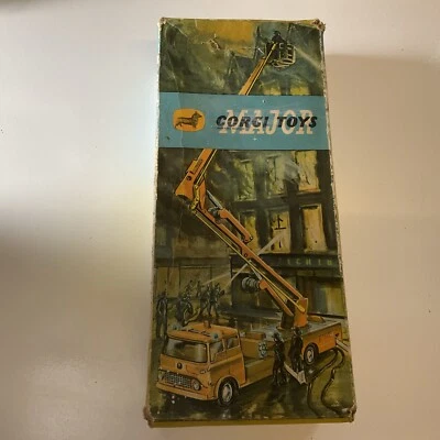 Vintage Boxed CORGI 1127 Simon Snorkel Fire Engine Diecast Model (21/69) - Image 1 of 4