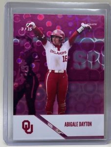 Abigale Dayton 2025 Onit Oklahoma Sooners OU Softbol Magenta Holo Lámina 3/15 - Imagen 1 de 2