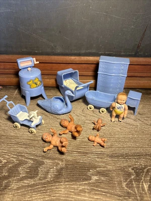 Lavadora de muebles de bebé Renwal vintage para casa de muñecas cisne cómoda caballo B2 Foto 1 de 4