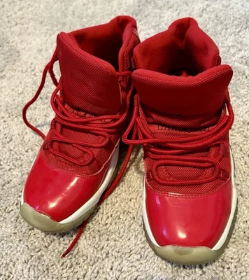 ZAPATILLAS JORDAN 11 RETRO ALTAS GANAR COMO '96 ROJAS Talla 6.5 Juvenil Foto 1 de 4
