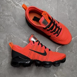 Nike Air Vapormax Flyknit Crimson Flash BQ5238-601 Size 6Y / Womens 7.5 - Picture 1 of 7