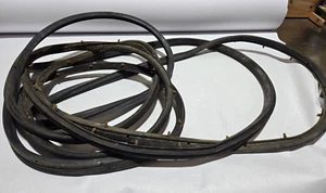 79-83 TOYOTA PICKUP TRUCK HILUX OUTER DOOR SEAL RUBBER WEATHER RIGHT LEFT SET - Picture 1 of 5