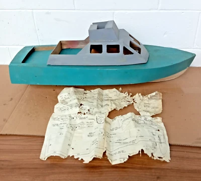 Vintage RC Nitro Boat Project – O.S. Engine 93cm Model Radio Controlled Project - Image 1 of 4