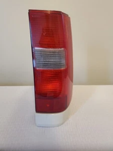 Volvo V70 Lower Passenger RH Tail Light 1998-2000 - OEM 3512323 - W/Bulb Holder - Picture 1 of 4