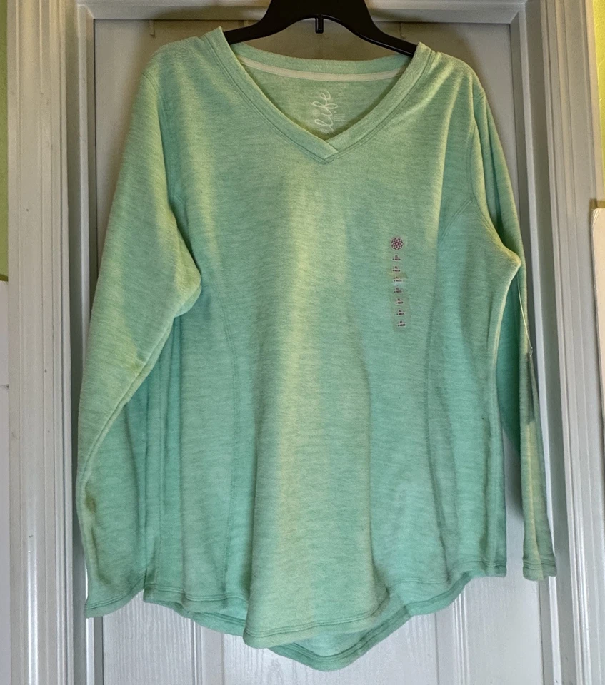 Suéter de manga larga con cuello en V verde menta Made For Life Foto 1 de 4