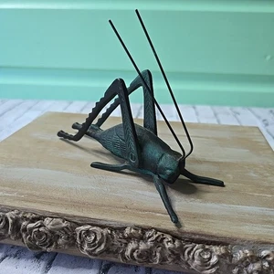 "Estatuilla de cricket saltamontes 6"" hierro fundido metal verde lavado pisapapeles" - Imagen 1 de 6