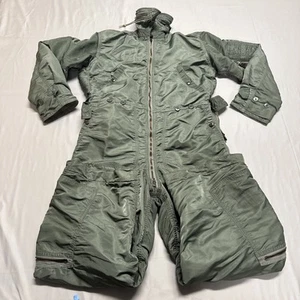 Mono de vuelo USAF para hombre volador CWU-1/P clima frío mediano regular - Imagen 1 de 16
