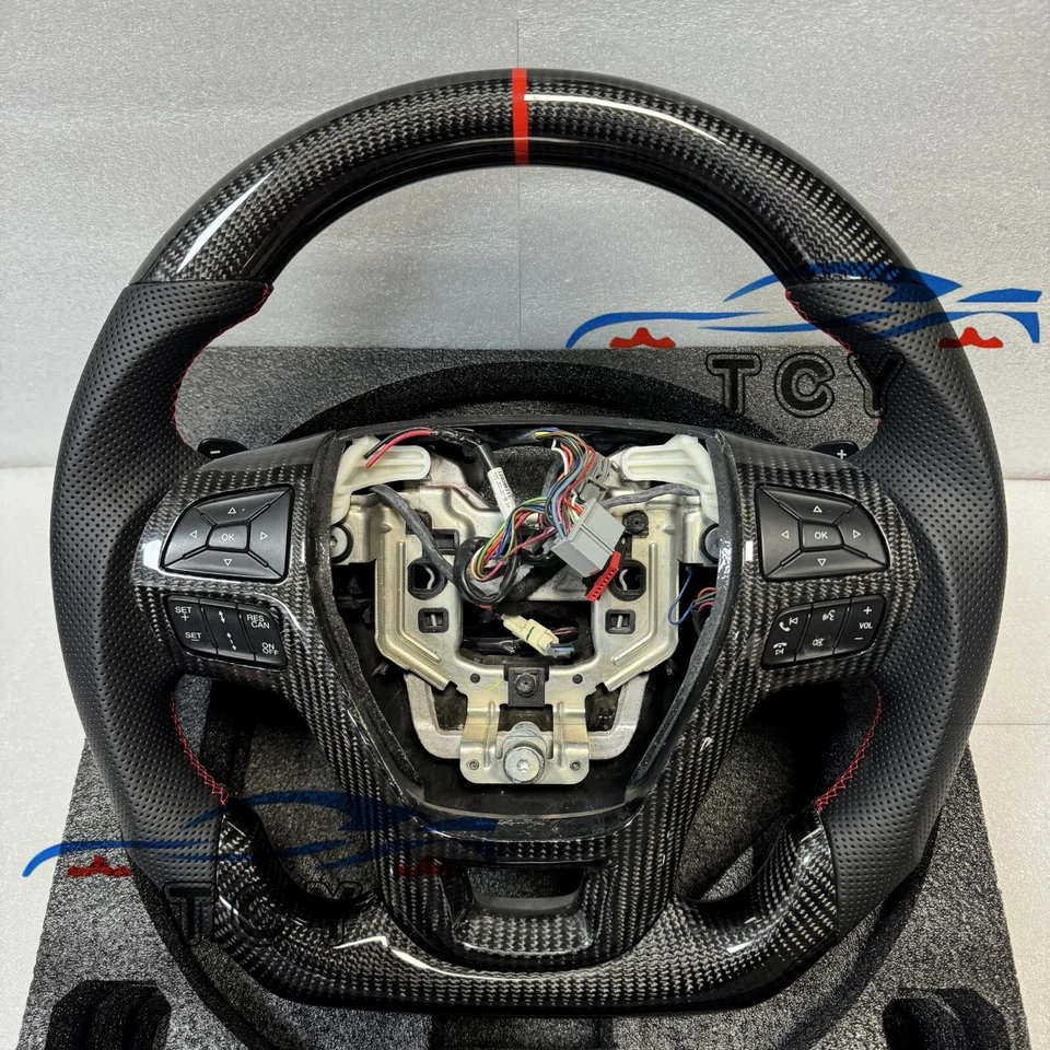 Volante de fibra de carbono apto para Ford Edge Explorer Taurus 2015-2020 Foto 1 de 4