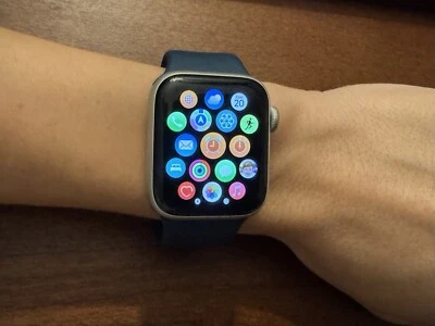 Apple Watch SE (Gen 1) [GPS 40mm] Silver Aluminium Case Abyss Blue Sport Band - Image 1 of 4