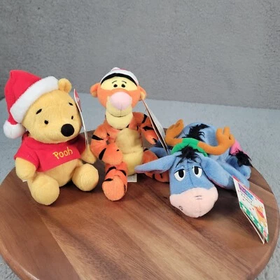 Mattel Arcotoys Holiday Pooh, Tigger and Eeyore Beanbag Peluche Disney Navidad Foto 1 de 4