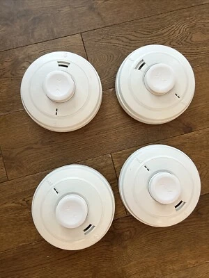 4x Ei164e Heat Alarms All 2029 - Image 1 of 3