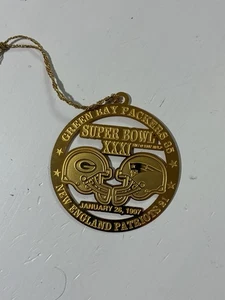 Green Bay Packers Super Bowl Champions Gold Christmas Ornament Patriots - Picture 1 of 3