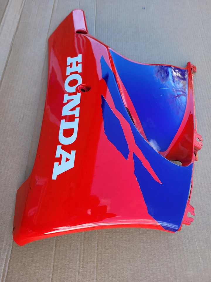 honda cbr900rr fireblade lower rh fairing 64420-MASA-0000 - Image 1 of 4
