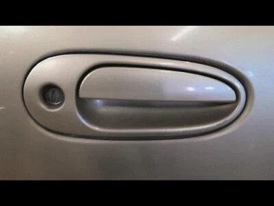 Used Front Right Exterior Door Handle fits: 2004 Pontiac Grand am front Front Ri - Image 1 of 4