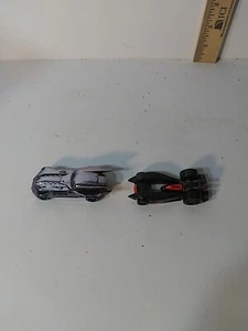 Hot Wheels DC Batman Duel Fueler And Batmobile - Picture 1 of 3