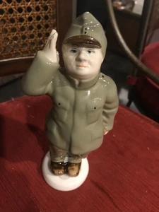 VINTAGE ROYAL DUX TSCHECHISCHE BÖHMEN PORZELLAN SOLDAT FIGUR mit Instrument 7,5" - Bild 1 von 5
