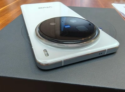 VIVO X200 pro 12Gb Ram 256GB Origin OS weiß NEUwertig - Bild 1 von 4