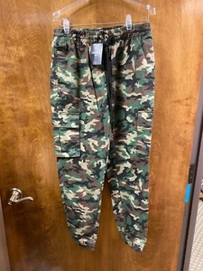 Women NWT Forever 21 camoflaudge .Size M. - Picture 1 of 1
