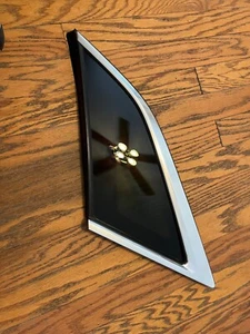 2017 Cadillac sts rear quarter glass. LH side  - Picture 1 of 12