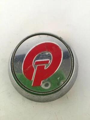 Tapacubos central de rueda Quantum Tech cromado con logotipo rojo 472K65 2,5" diámetro QT1 Foto 1 de 4