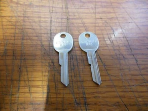 2 llaves en blanco Cole RA3 - Imagen 1 de 1