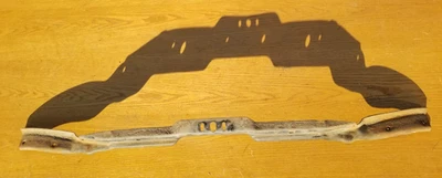 Barra transversal capó pestillo soporte Pontiac Chieftain Silver Streak 1954 54 53 1953 Foto 1 de 4