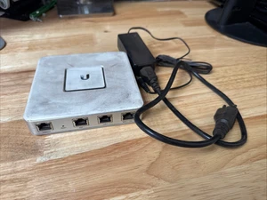 Ubiquiti Networks USG Unifi Security Gateway Router/Firewall WITH AC ADAPTER - Afbeelding 1 van 2