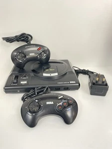 Console Sega megadrive con controller e cavo di alimentazione - Foto 1 di 4
