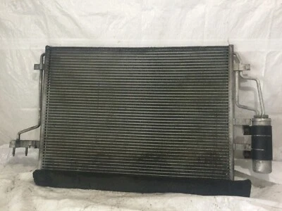 Conjunto de condensador Ford Focus 2013-2018 OEM Foto 1 de 4