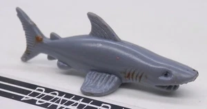 Micro Machines Gummi Hai ca. 1 1/2" lang (von Kreaturenträgern) - Bild 1 von 2