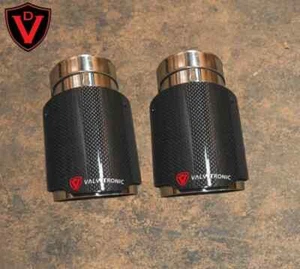 Puntas de escape de fibra de carbono Valvetronic Designs 3,0/76 mm - Universal - Imagen 1 de 1