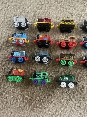Thomas And Friends Minis Lote De 23 Trenes Thomas El Tren Llevar Lote Foto 1 de 3