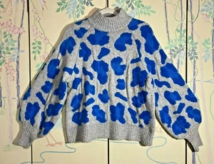 H&M Sweater Size M Mock Neck Cow Print Pattern Blue - Picture 1 of 7