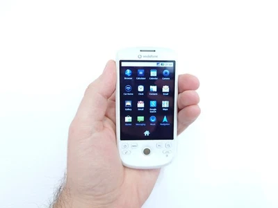 HTC Magic SAAP100 White (Unlocked) Smartphone early  Android mobile phone - Image 1 of 4
