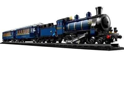 The Orient Express Building Set / 2540 Pieces & 8 Minifigures - Image 1 of 4