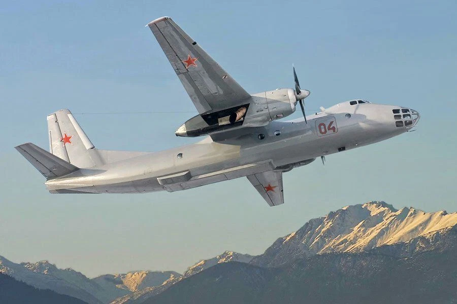 Amodel 72220 - 1:72 Antonov An-30 - Nuovo - Immagine 1 di 1