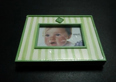 *NUEVO EN CAJA* Marco de fotos de bebé de Nexxt/Cartera tamaño 3,5x2,5/Patrón de rayas/BONITO Foto 1 de 2