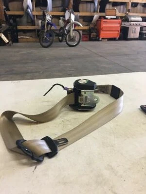 Audi A4 2005 cinturón de seguridad delantero derecho/retractor cinturón de seguridad Foto 1 de 4