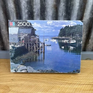 Rompecabezas de colección Milton Bradley Grand 2500 (38"x26") 1986 New Harbor, Maine nuevo sellado - Imagen 1 de 13